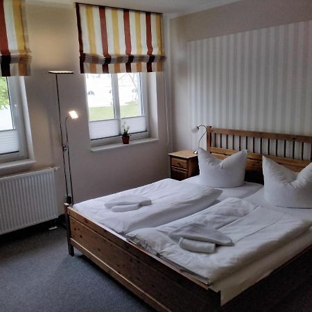 Hotel Am Weinbergschloss Waren  Bagian luar foto