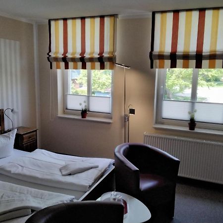 Hotel Am Weinbergschloss Waren  Bagian luar foto