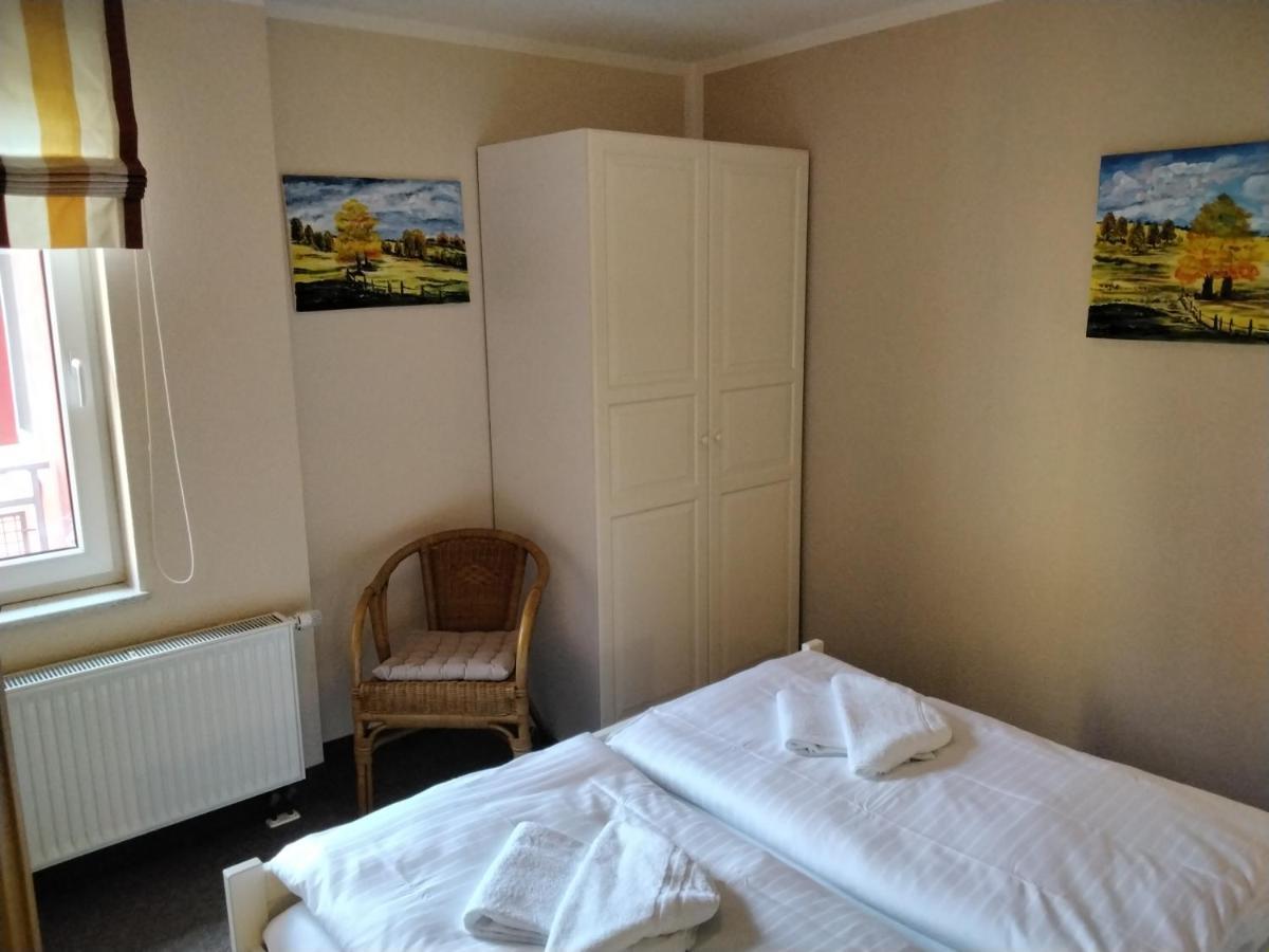 Hotel Am Weinbergschloss Waren  Bagian luar foto