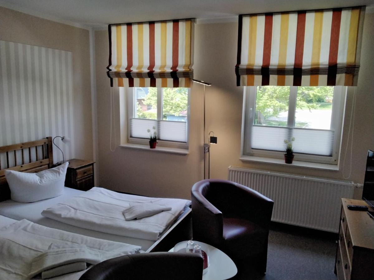 Hotel Am Weinbergschloss Waren  Bagian luar foto