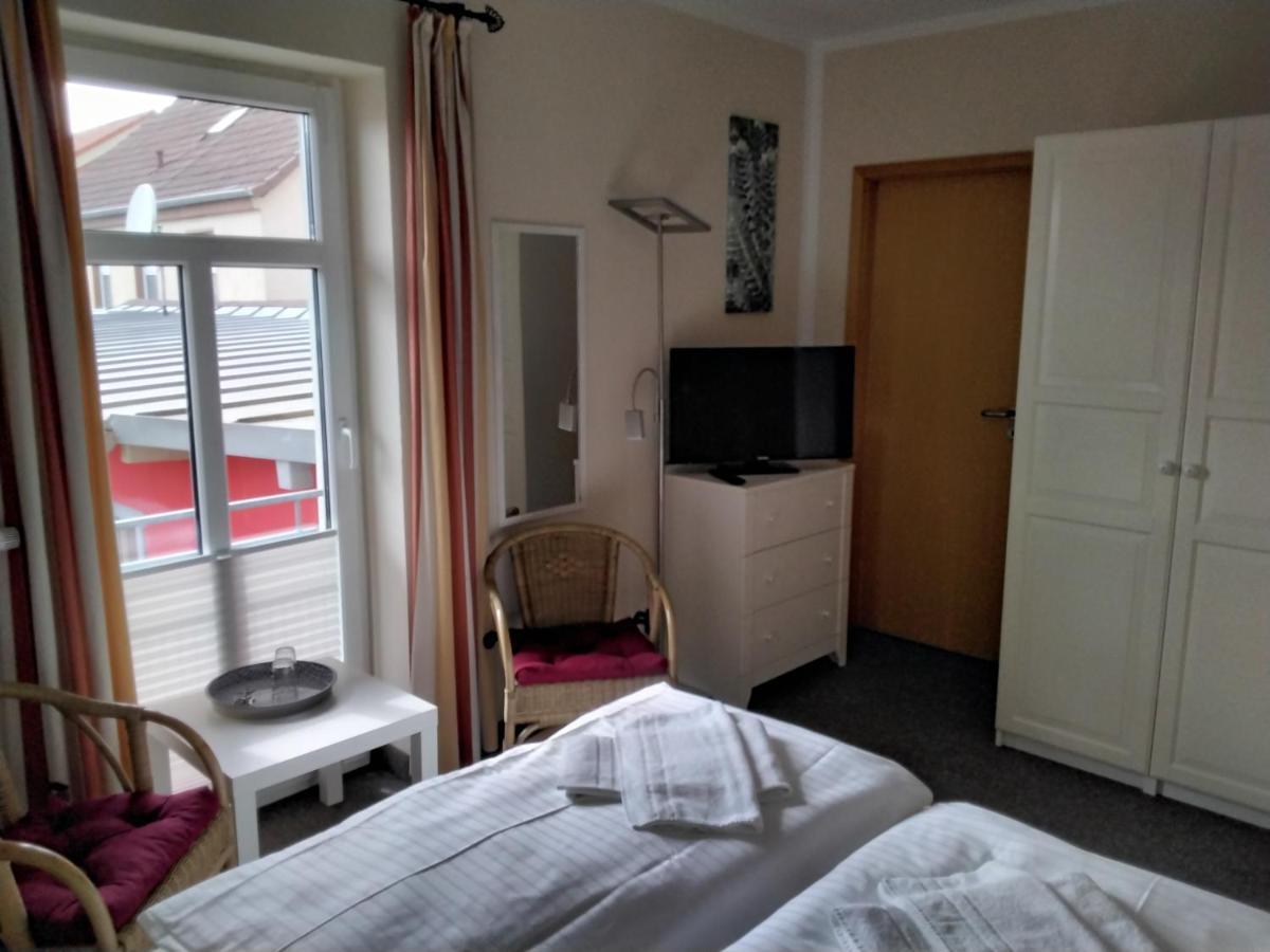 Hotel Am Weinbergschloss Waren  Bagian luar foto