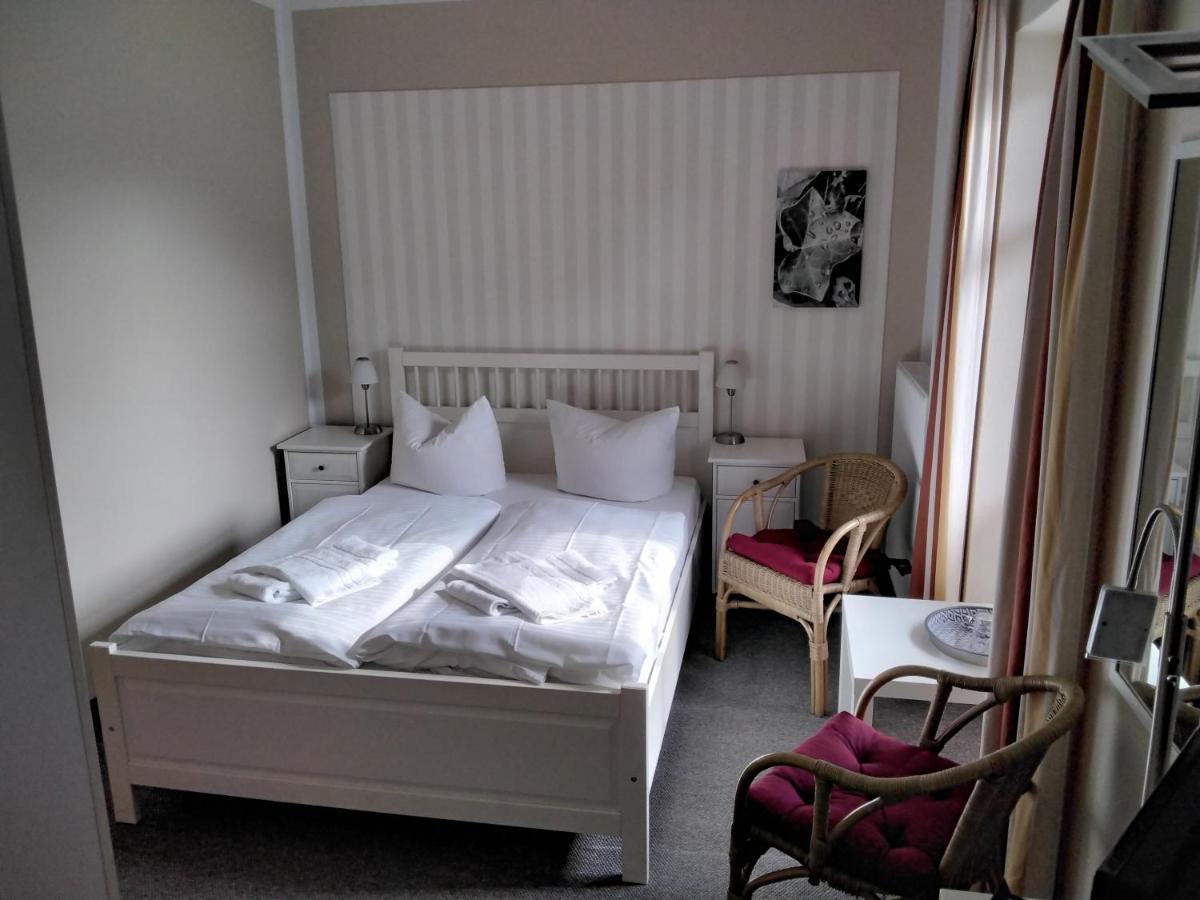 Hotel Am Weinbergschloss Waren  Bagian luar foto
