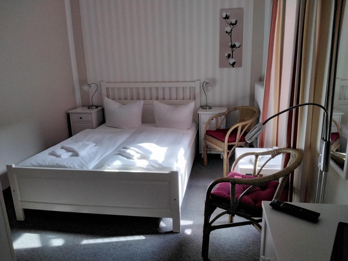 Hotel Am Weinbergschloss Waren  Bagian luar foto
