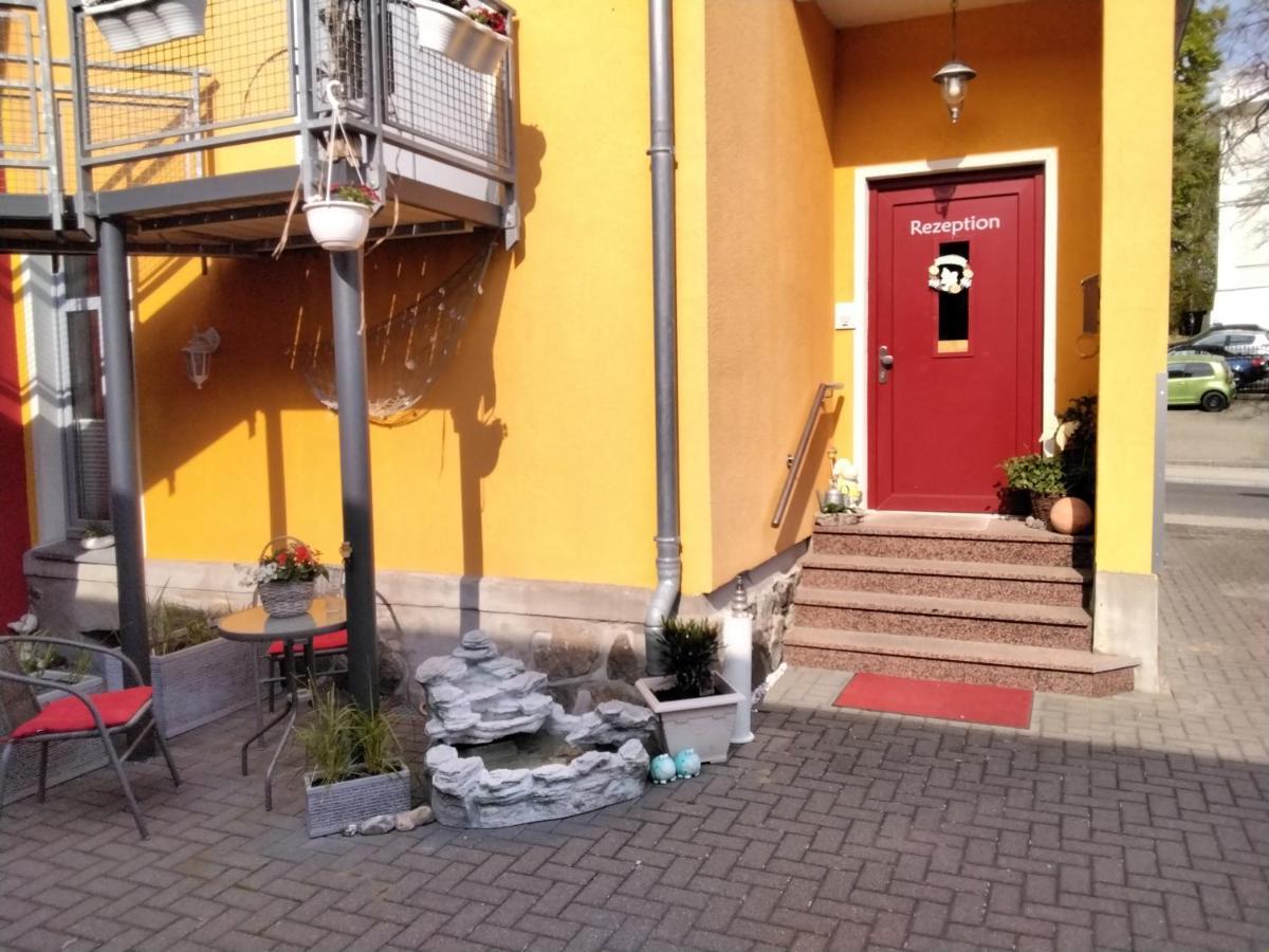 Hotel Am Weinbergschloss Waren  Bagian luar foto