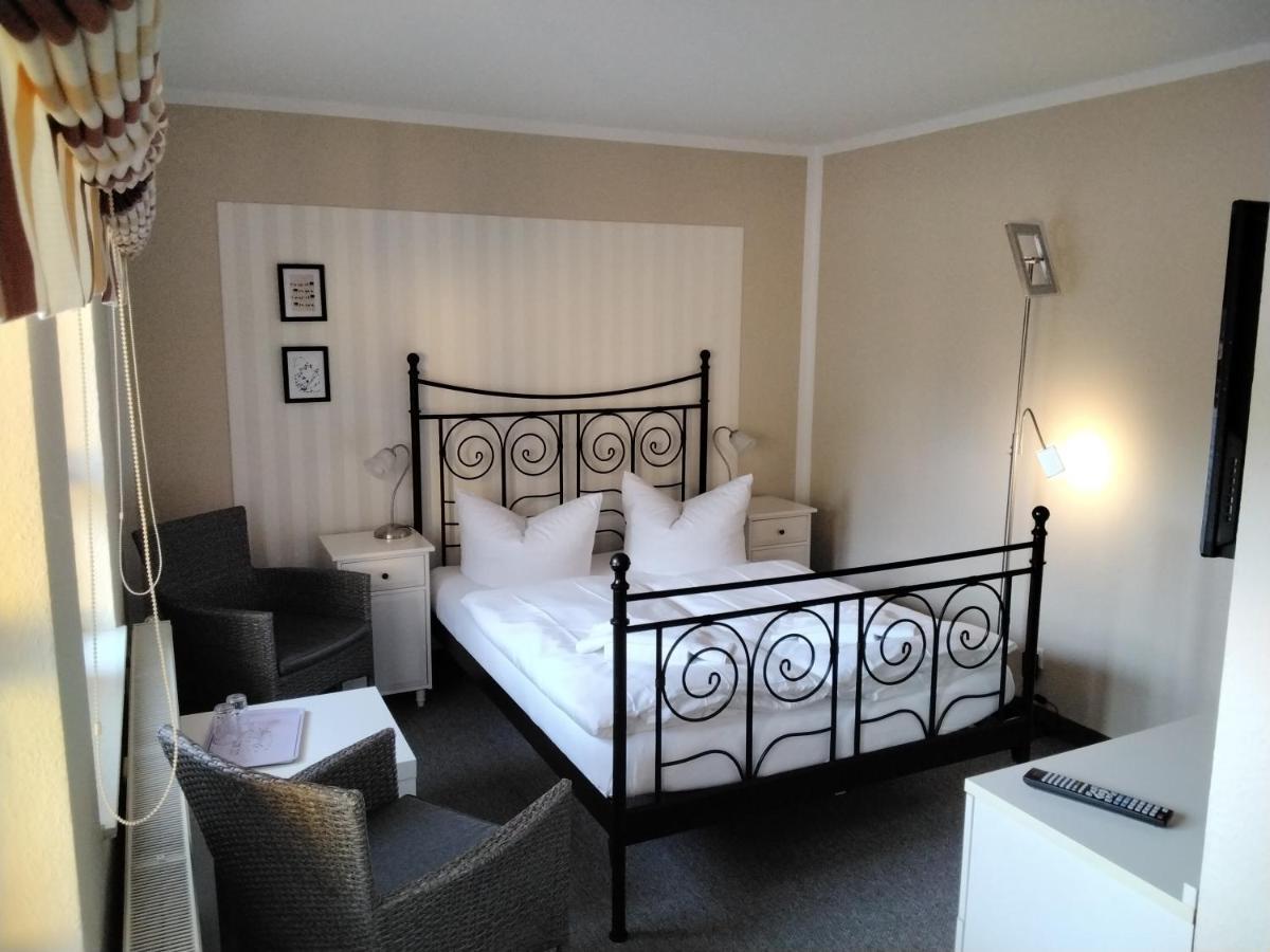 Hotel Am Weinbergschloss Waren  Bagian luar foto