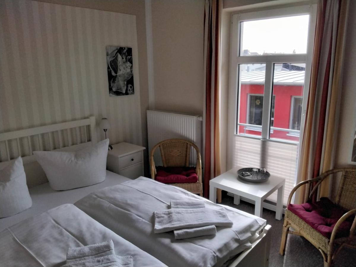 Hotel Am Weinbergschloss Waren  Bagian luar foto