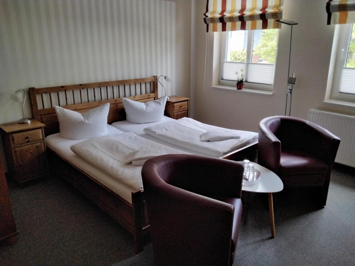 Hotel Am Weinbergschloss Waren  Bagian luar foto