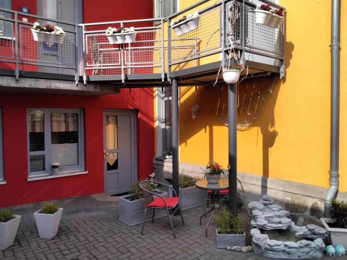 Hotel Am Weinbergschloss Waren  Bagian luar foto